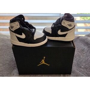 NIKE AIR JORDAN 1 RETRO HIGH OG (TD) BLACK/WHITE NEW WITH BOX SIZE 2C